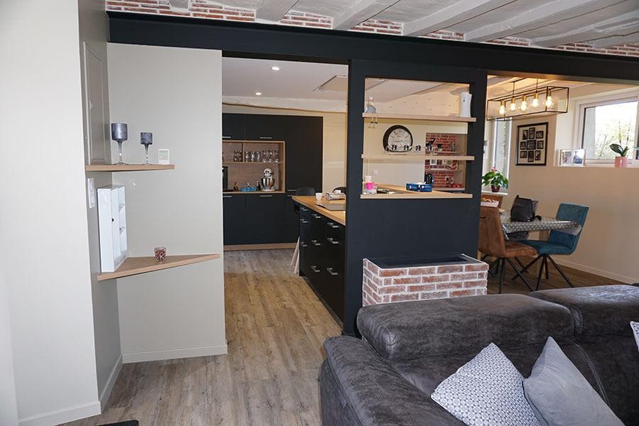 Application de peinture neutre à Yzernay par BT PEINTURE DECORATION